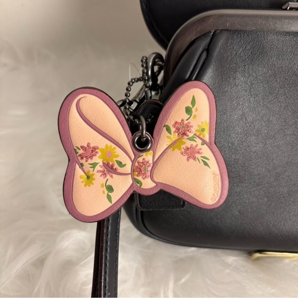 Coach Disney X  Kisslock Wristlet Minnie Mouse Ears Limited Edition - Picture 2 of 8